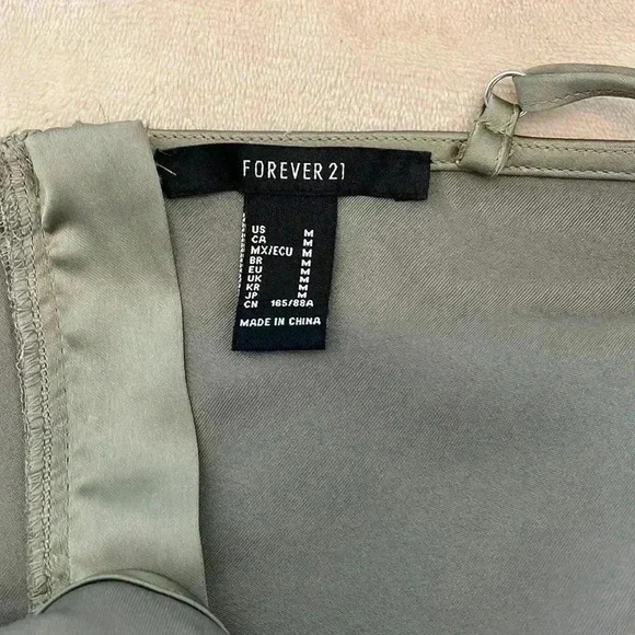 Cropped, spaghetti strap top - Picture 6 of 7